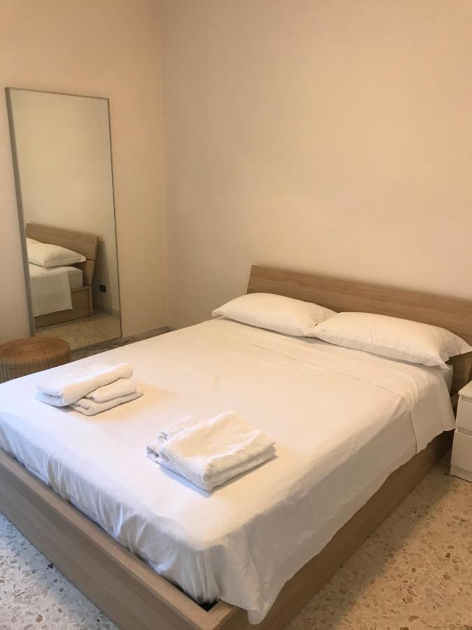 B&B Parco 2 Giugno Bari Esterno foto